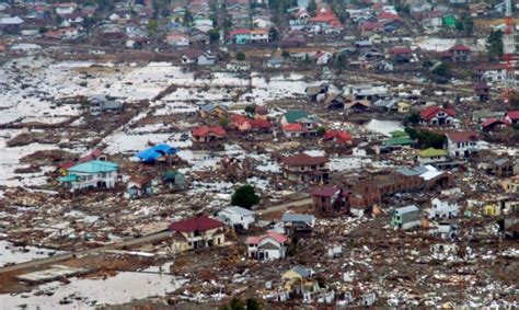 2004 Hint Tsunami: Güneydoğu Asya'da Büyük Bir Doğal Afet ve Küresel İnsani Yardım Çabaları